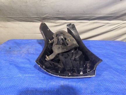 Фонарь правый Toyota Avensis 2 2002-2006