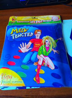 Настольная игра Твистер в упаковке