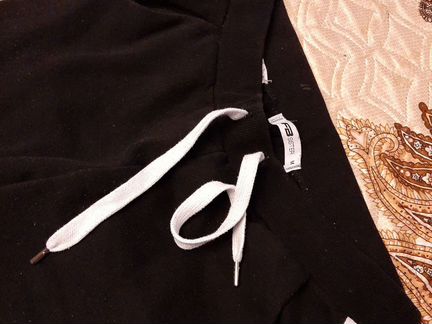 Спортивные штаны. штаны. спортивный костюм