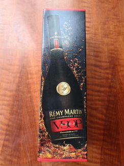 Бутылка из-под коньяка Remy Martin