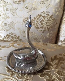 Подставка для колец лебедь