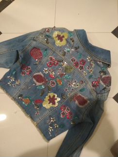 Джинсовая куртка с вышивкой Zara