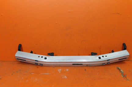 Усилитель бампера передний Toyota Land Cruiser 200