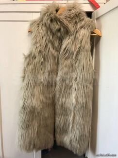 Шикарный меховой жилет Zara. Лондон. Новый