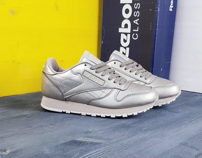 Reebok кроссовки новые женские