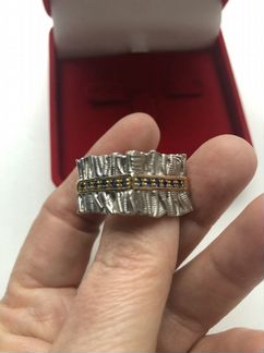 Серебряное кольцо с сапфирами