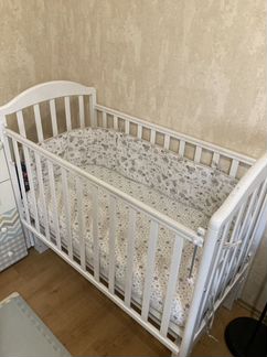 Детская кровать с маятником