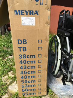 Кресло-коляска инвалидная meyrabudget premium 43см