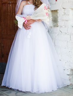 Свадебное платье на миниатюрную девушку