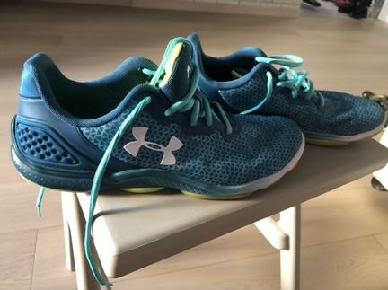 Продаю кроссовки Under Armour