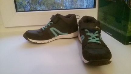 Кроссовки 37.5 р