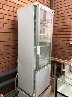 Холодильная витрина с морозильной камерой