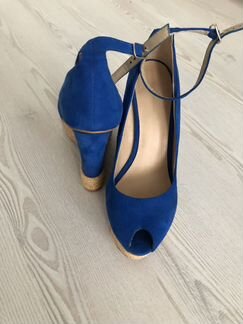 Босоножки Zara на танкетке синие