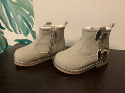 Новые ботинки для девочки H&M бежевые р-р 20/21