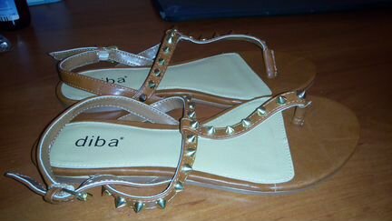 Продам босоножки 37 размера на узкую ножку