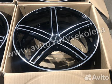 Комплект новых литых дисков R18 vossen cv5