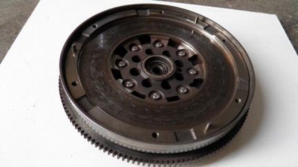 Mercedes Vito sprinter 2.2cdi маховик A6110301605