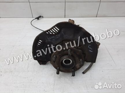 Кулак передний правый Toyota Auris E15 1zrfe 2008