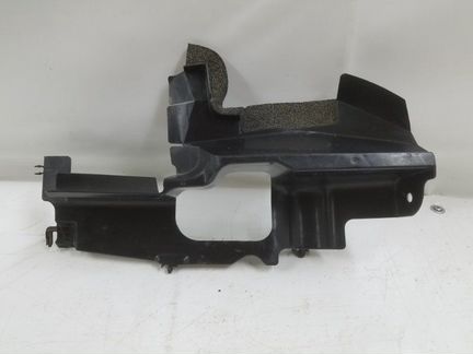 Дефлектор радиатора правый Toyota Rav4 40