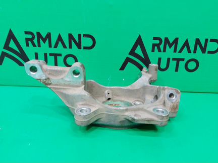 Кулак правый Nissan Pathfinder R52 2012-2016