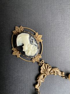 Цепочка с камеей